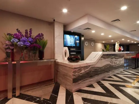 RENOVA BEAUTY CLİNİC